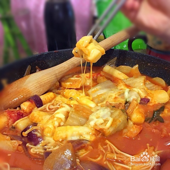 韩国芝士年糕锅(辣白菜部队火锅)怎么做