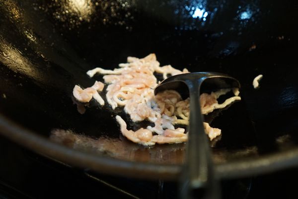 大冷天来一碗【榨菜肉丝面】