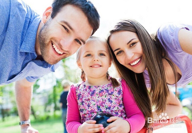 马丽晒照与男友甜蜜对视 情人节如何高调秀恩爱