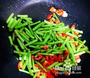 如何做茼蒿杆炒油渣