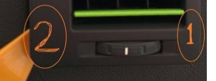 瑞虎3两侧空调出风如何拆