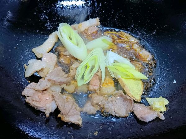 大白菜五花肉豆腐炖粉条