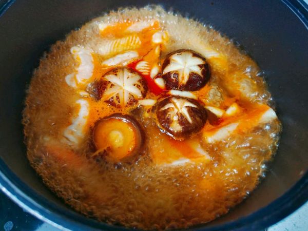 番茄火锅刀削面