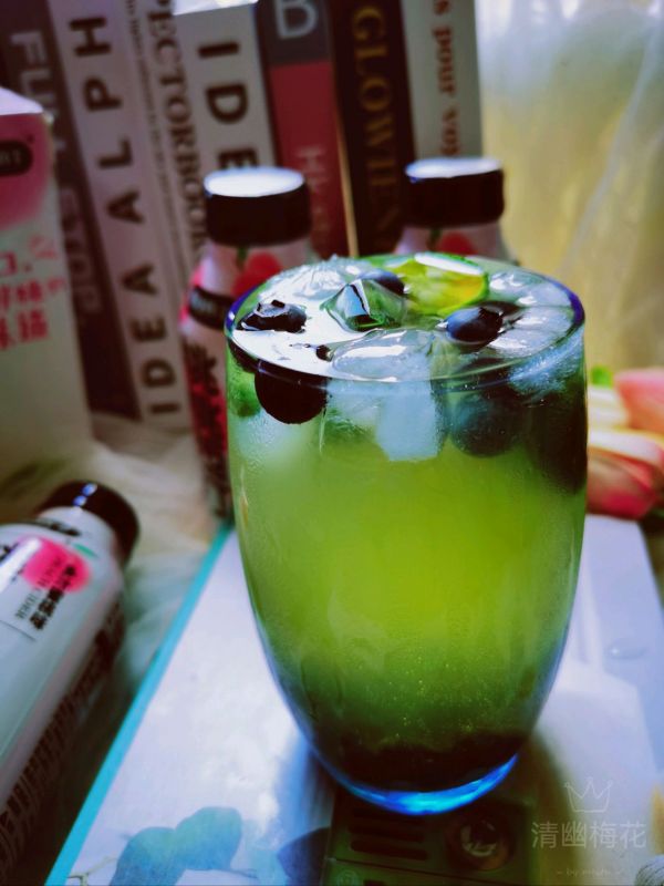 桃桃西打汽泡水