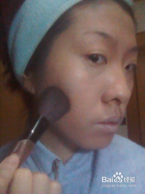 怎样用底妆打造立体脸型