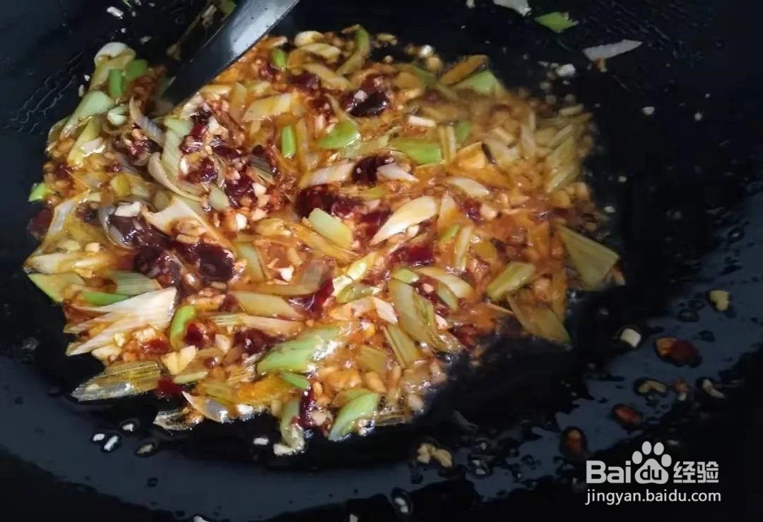 木耳炒豆腐怎么做？