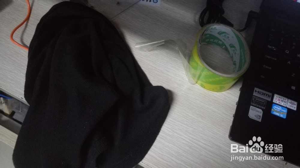 衣服沾满棉絮怎么办