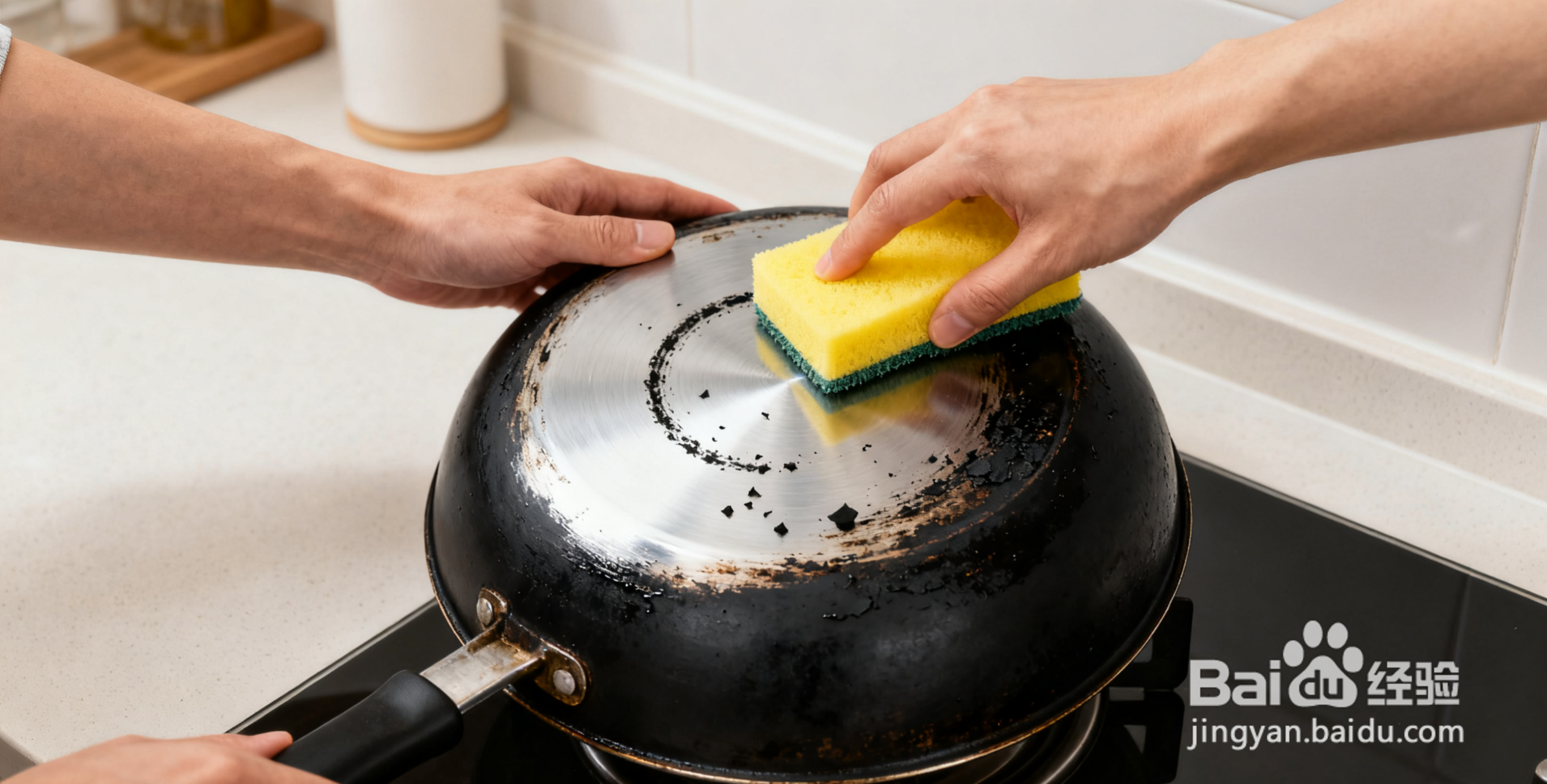 锅底黑垢难除?小苏打+白醋10分钟让旧锅变新锅