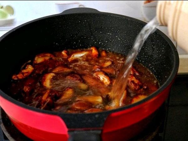 酱香鸡翅刀削面