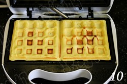 草莓奶油华夫饼