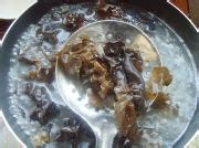 凉拌木 耳，脆爽