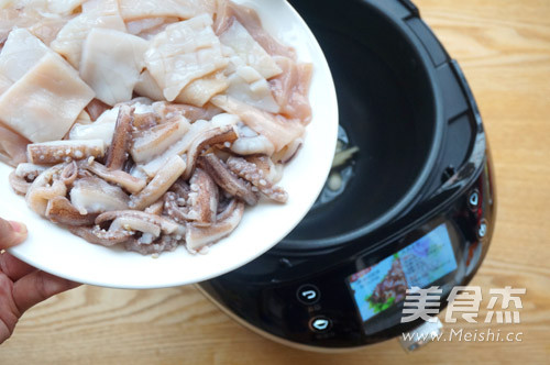 椒盐鱿鱼花的做法