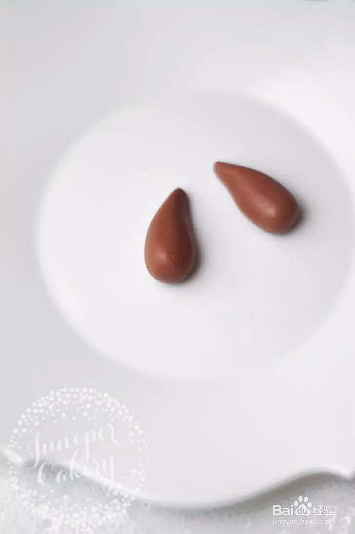 怎样制作漂亮的小鹿纸杯蛋糕