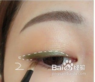 怎样画绿色眼线+渐变水润唇小清新妆