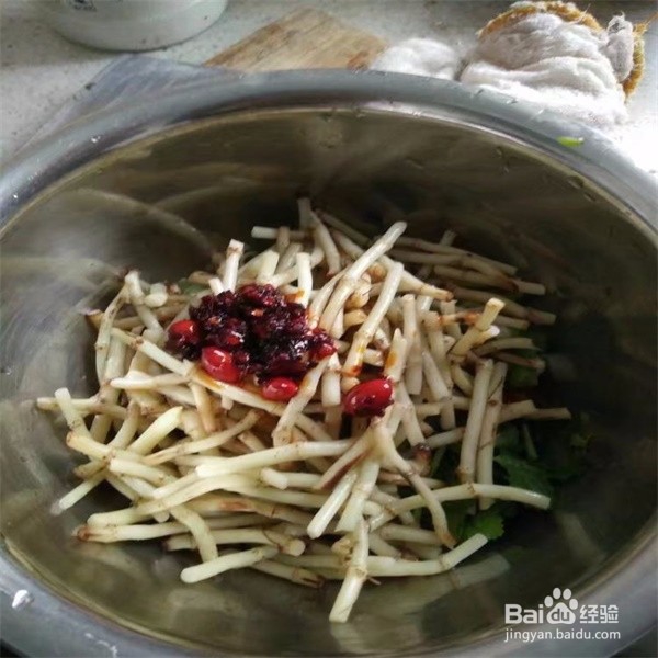 鱼腥草做菜搭配什么最好吃？