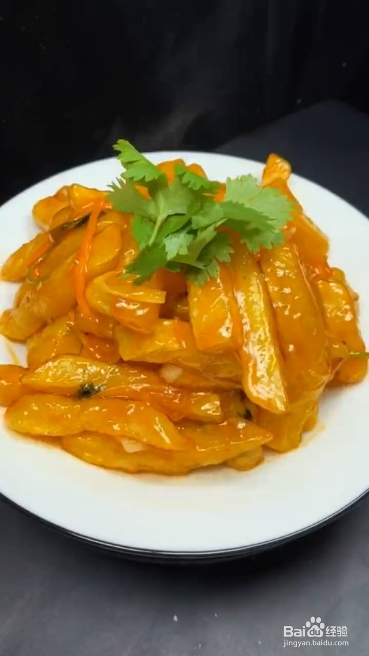 如何制作东北土豆酱汁条？