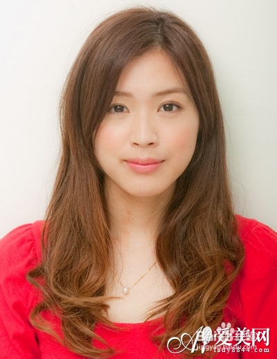 夏季好看长发扎发 侧绑马尾显淑女