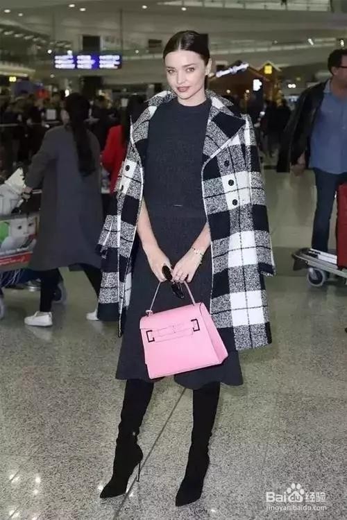 王凯丽长大衣里面套裙子,竟然这么好看!