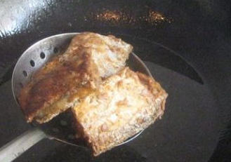 青蒜烩带鱼的做法