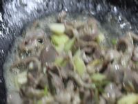 鸡胗炒茭白做法