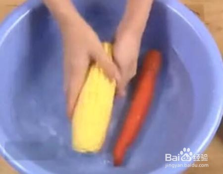 做玉米排骨汤的步骤