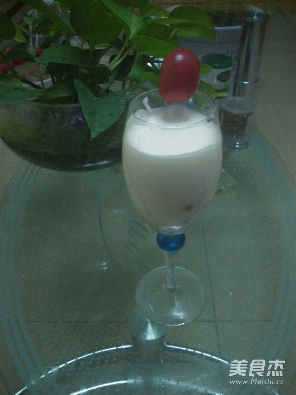 鲜桃拌酸奶的做法