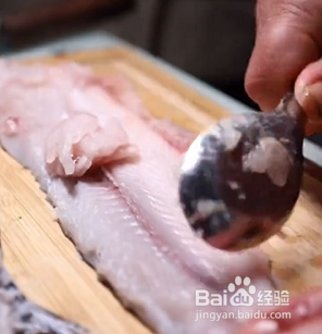 如何自制超美味鲅鱼鲜虾丸子