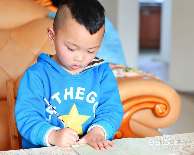 小孩不肯写作业怎么办?