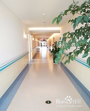 青光眼的早期症状有哪些 ？如何治疗