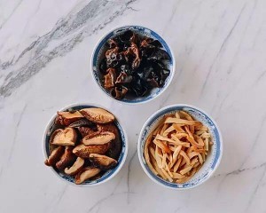 怎么做香菇蒸鸡腿肉