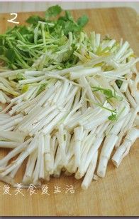春日里那一把清香水嫩--水芹菜炒香干