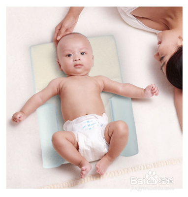 如何防止孩子呛奶?