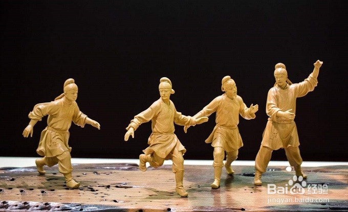 足球出界后怎么发球