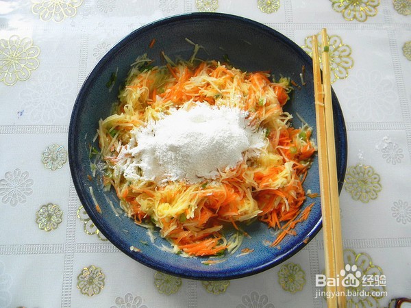 如何做土豆胡萝卜蛋饼？