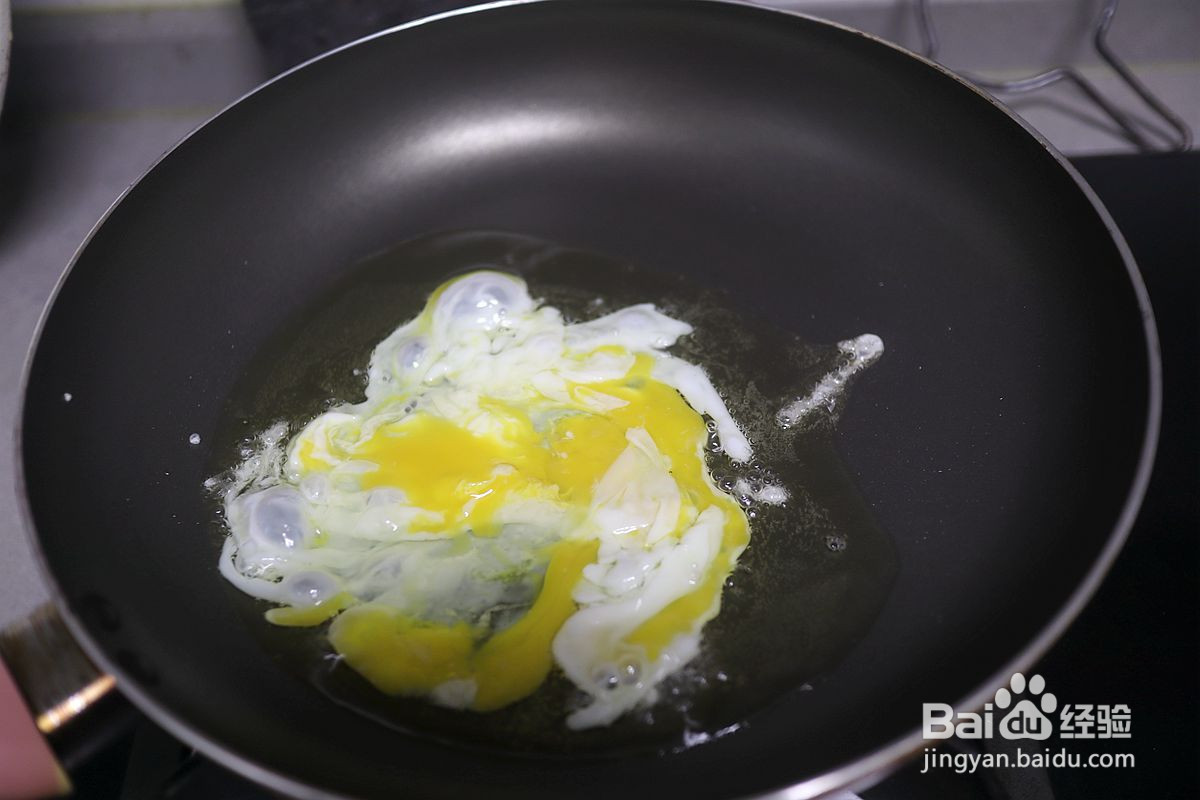 鸡蛋圆白菜面的做法