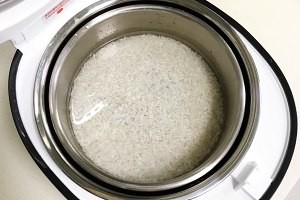 腊肠土豆脱糖饭