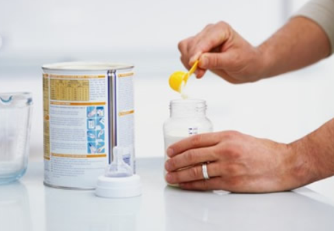 奶粉上下摇晃宝宝喝了有什么坏处