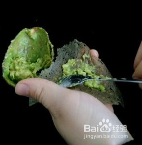牛油果配杂粮煎饼
