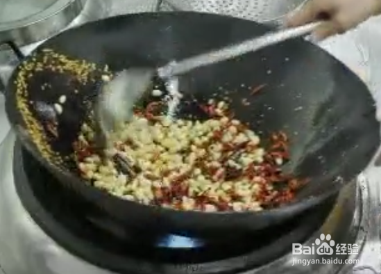 酥脆花生米的做法