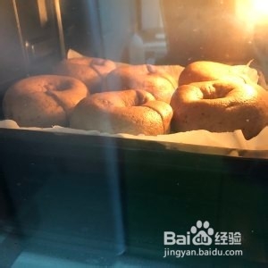 50%全麦红豆泥贝果的做法
