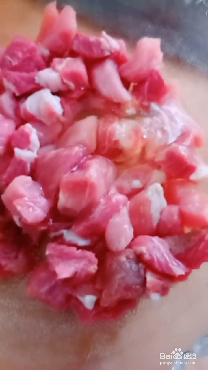 如何自制美味好吃的宫保肉丁