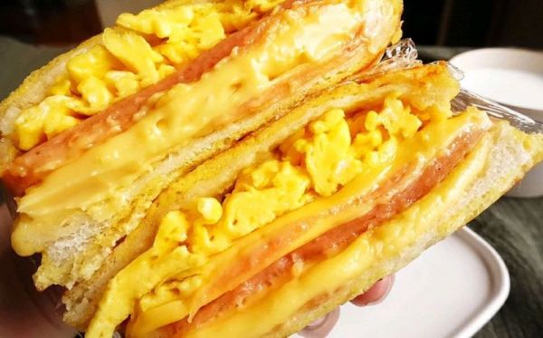 芝士火腿三明治