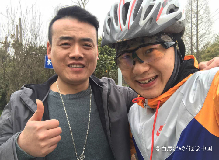 怎样夸别人一家人幸福