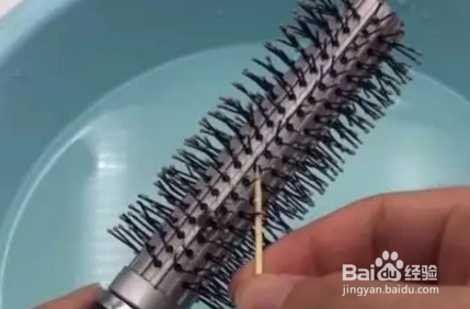 清洗梳子的一个小妙招?