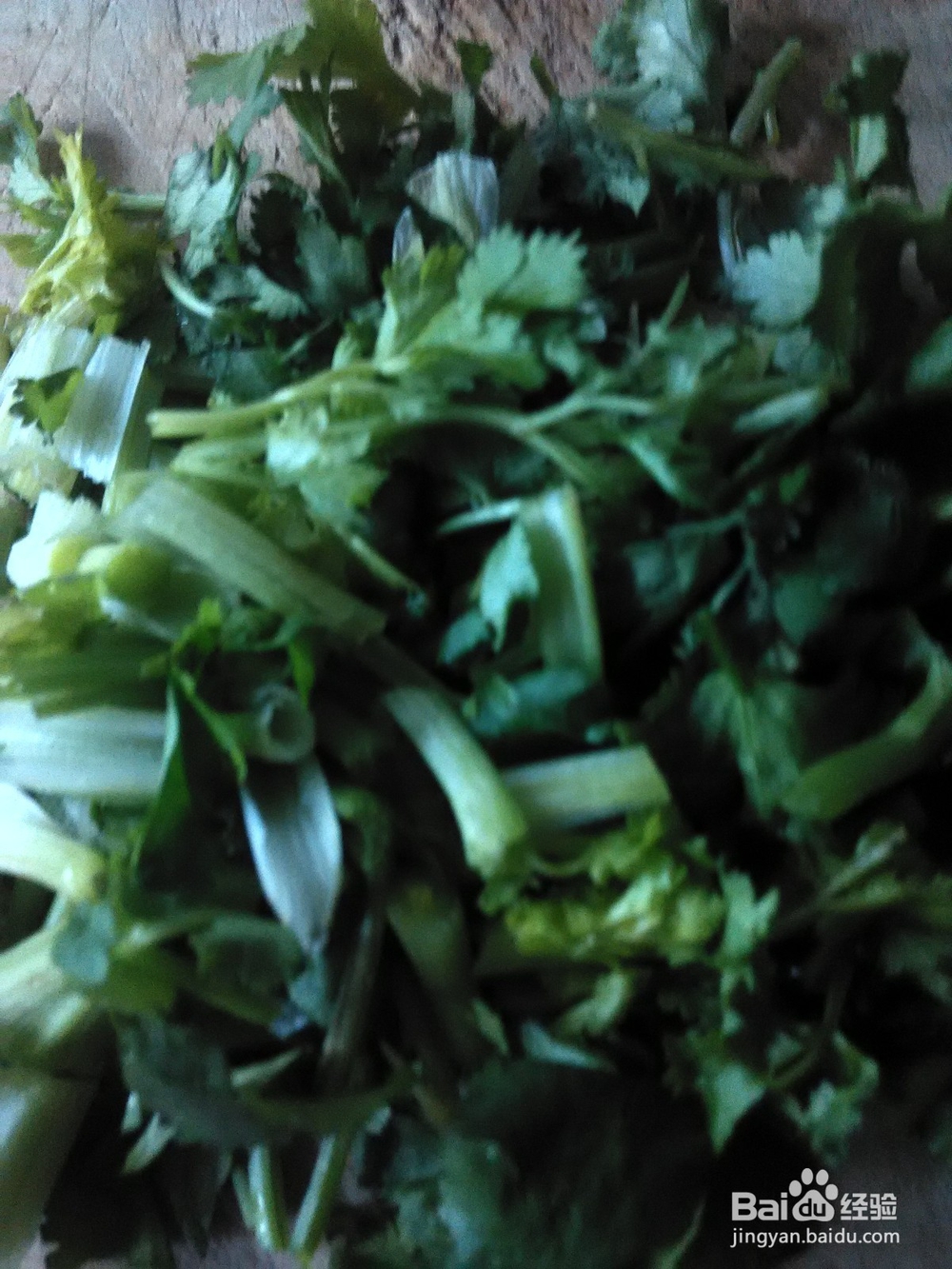 香肠香菜拌绿豆芽干豆腐