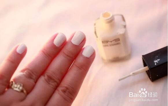 如何做漂亮的拼图美甲