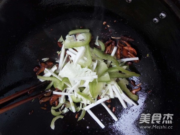 酱香肉丝炒米粉