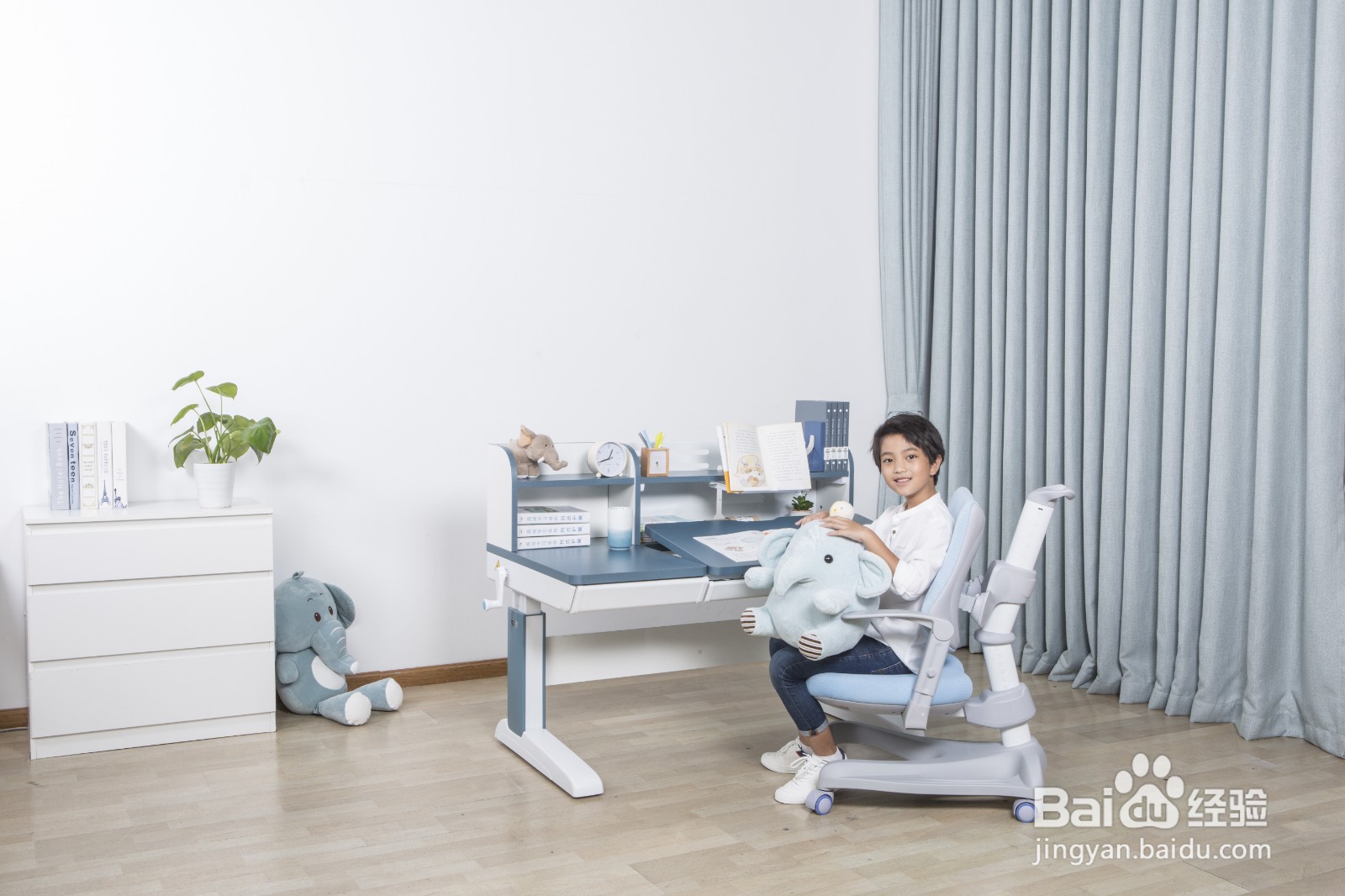 选择学生书桌应当注意哪些问题