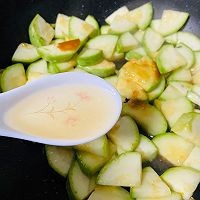 教你如何制作醋溜西葫芦