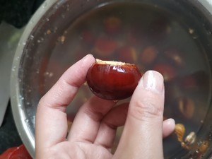 秋冬板栗炖鸡汤